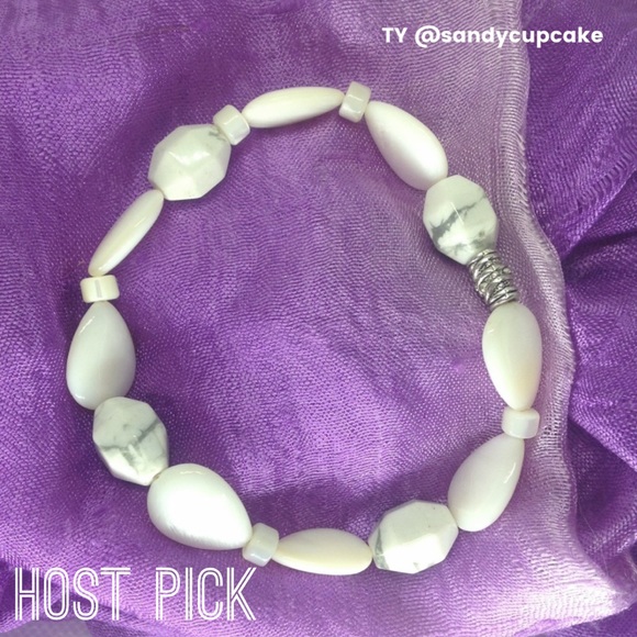 Mother of Pearl & White Howlite Stretch Bracelet - Picture 2 of 9